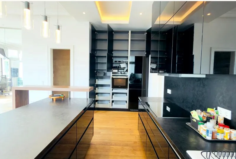 Großzügige 2,5-Zimmer-Wohnung mit zwei Balkonen nahe dem Kurfürstendamm — photo 1